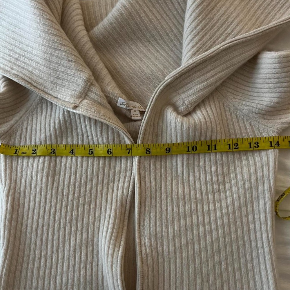 Cashmere elegant Off-Shoulder Cream Sweater - Picture 4 of 4